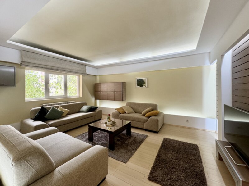 Unirii - Anastasie Panu - Apartament mare si spatios - Centrala proprie!