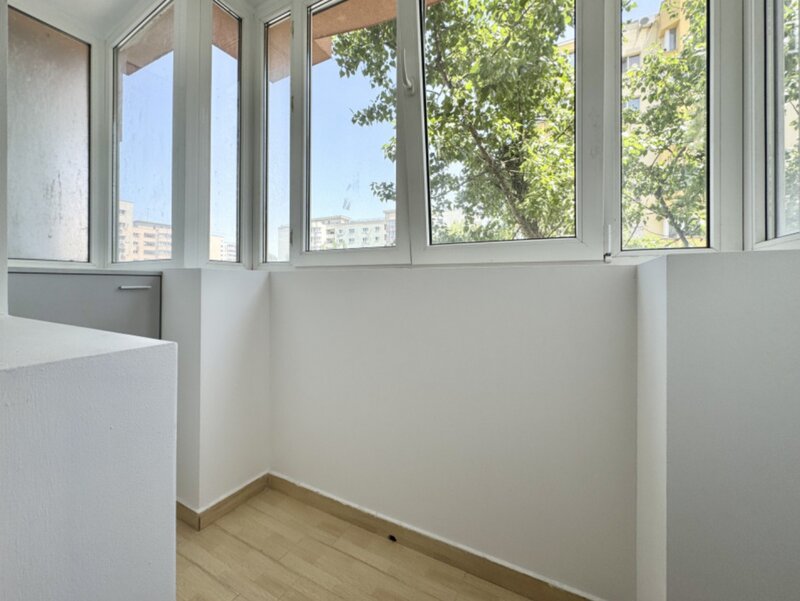 Unirii - Anastasie Panu - Apartament mare si spatios - Centrala proprie!