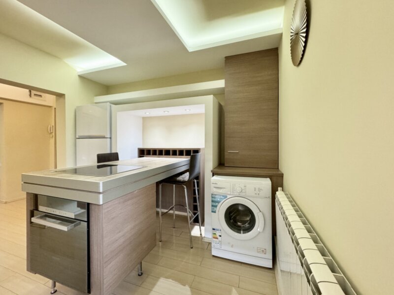 Unirii - Anastasie Panu - Apartament mare si spatios - Centrala proprie!