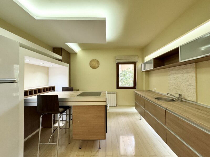 Unirii - Anastasie Panu - Apartament mare si spatios - Centrala proprie!