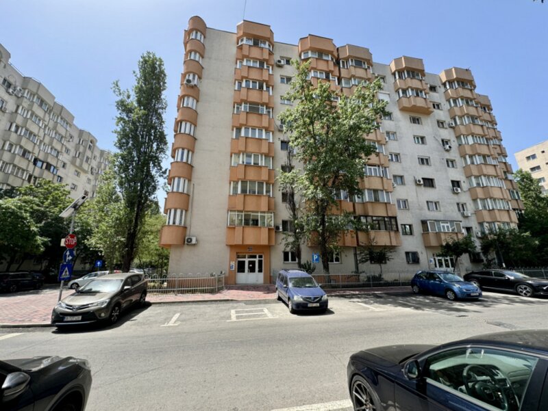 Unirii - Anastasie Panu - Apartament mare si spatios - Centrala proprie!